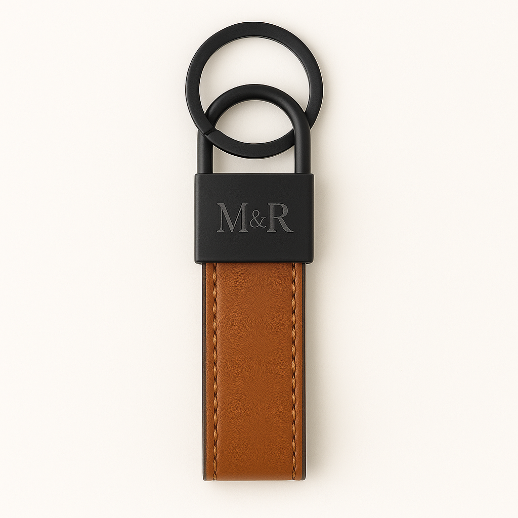 Llavero de cuero genuino marrón con cierre negro M&R Signature